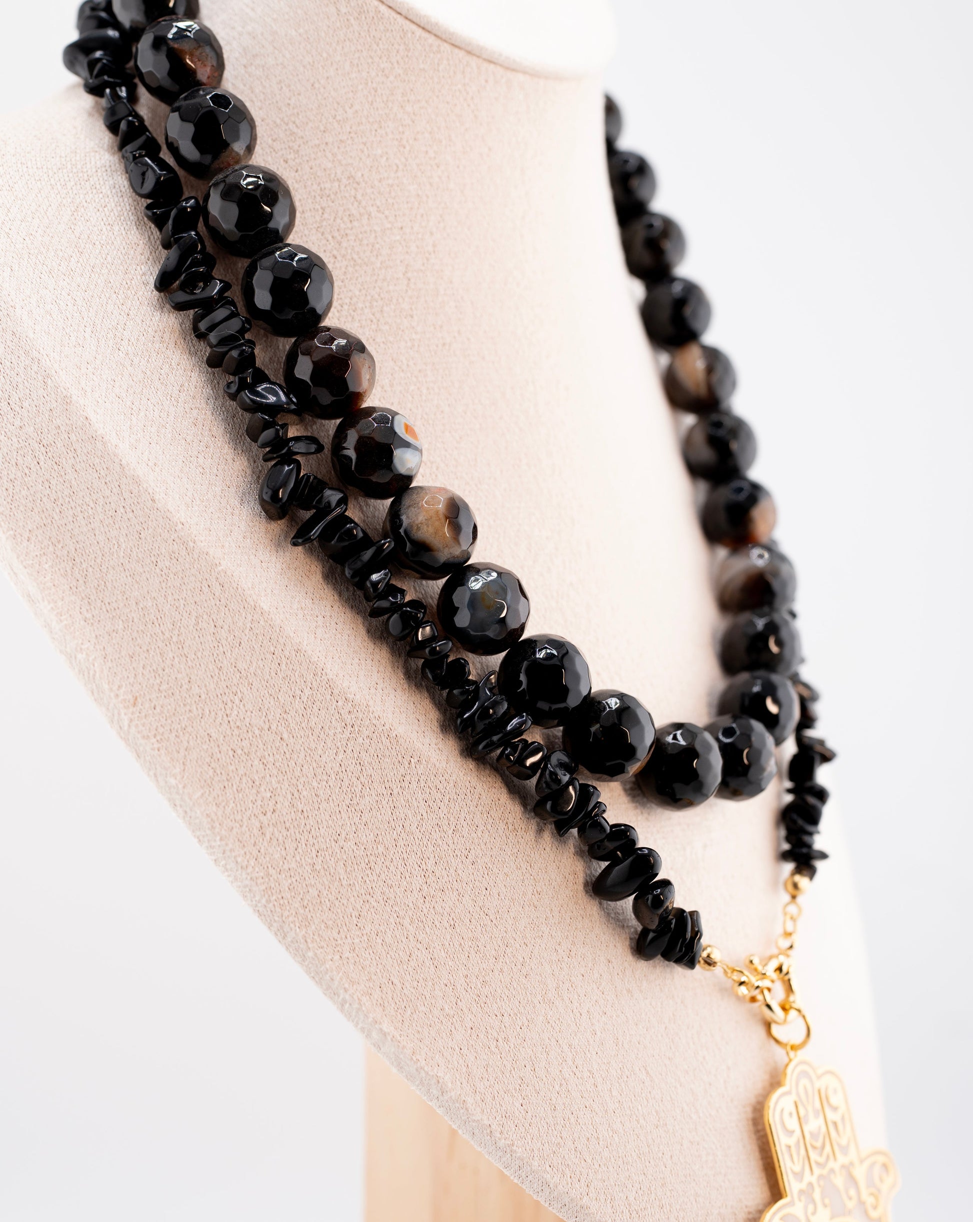 Handmade Black Onyx & Tiger Eye Beaded Necklace – Double Layer with Gold Hamsa Hand Pendant – Natural Gemstone Healing Jewelry for Protection & Energy – Unisex Spiritual Necklace