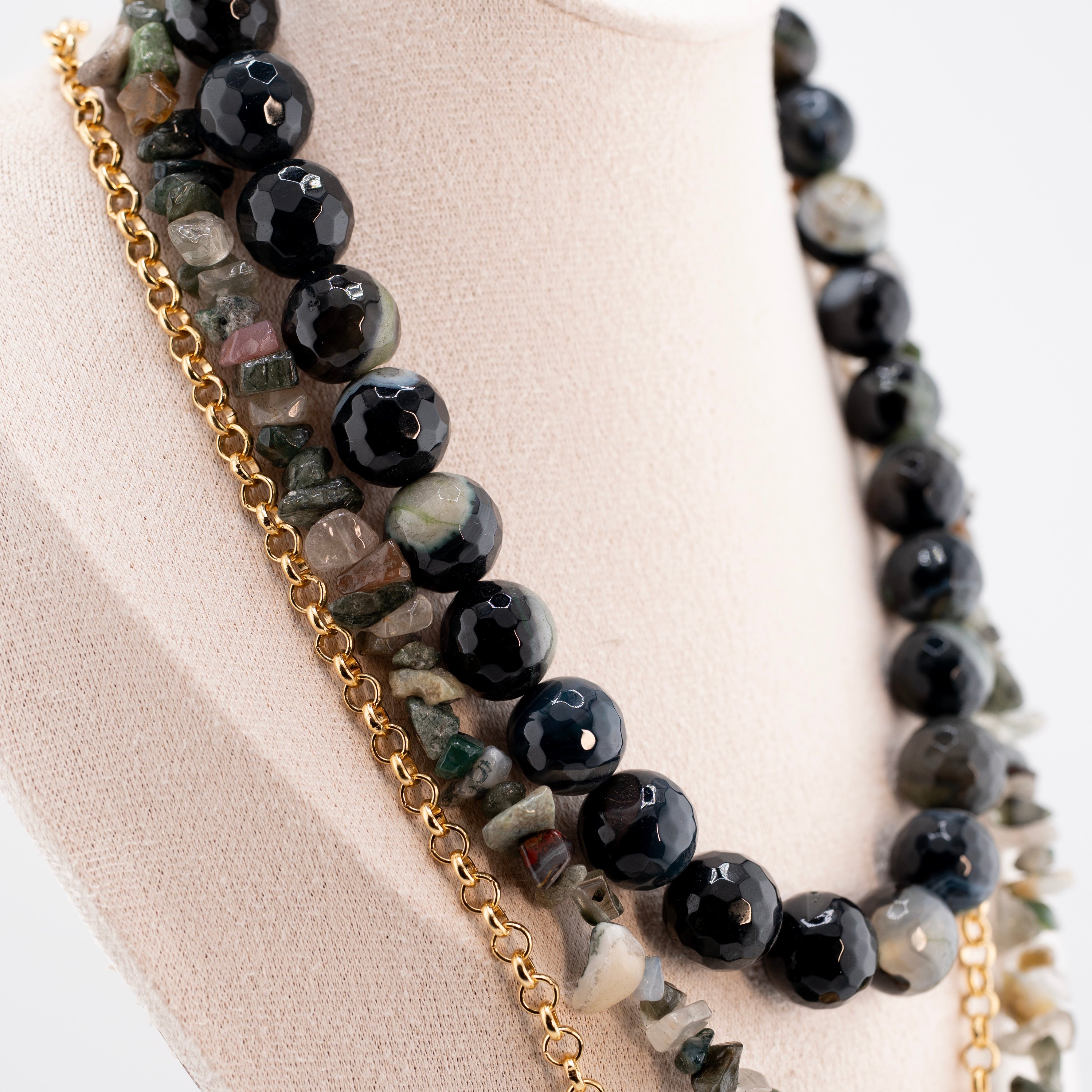 Men’s Multi-Layer Beaded Necklace with Green Gemstone Pendant – Handmade African Jewelry with Gold Chain & Phoenix Symbol – Tribal Spiritual Necklace