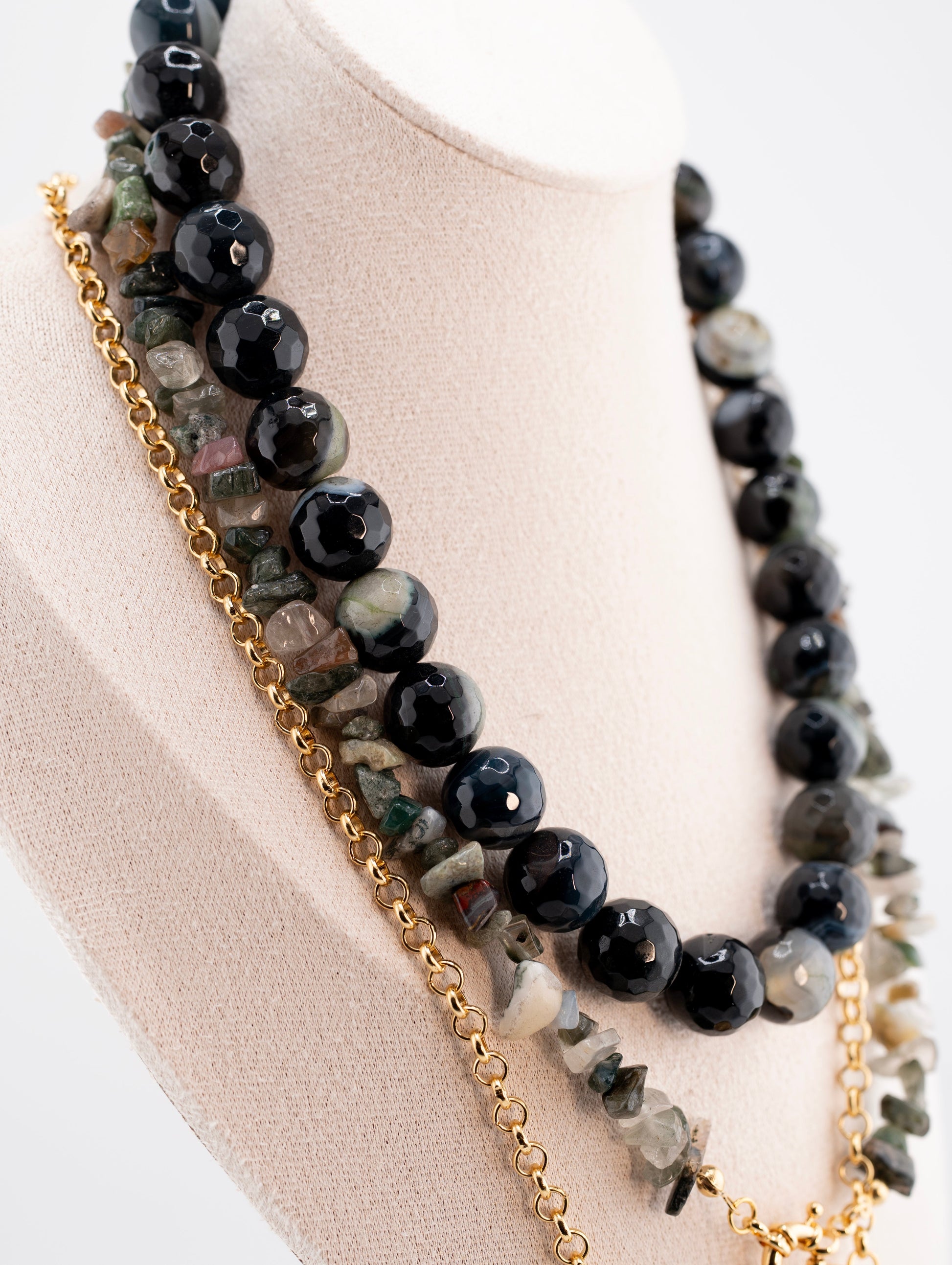 Men’s Multi-Layer Beaded Necklace with Green Gemstone Pendant – Handmade African Jewelry with Gold Chain & Phoenix Symbol – Tribal Spiritual Necklace