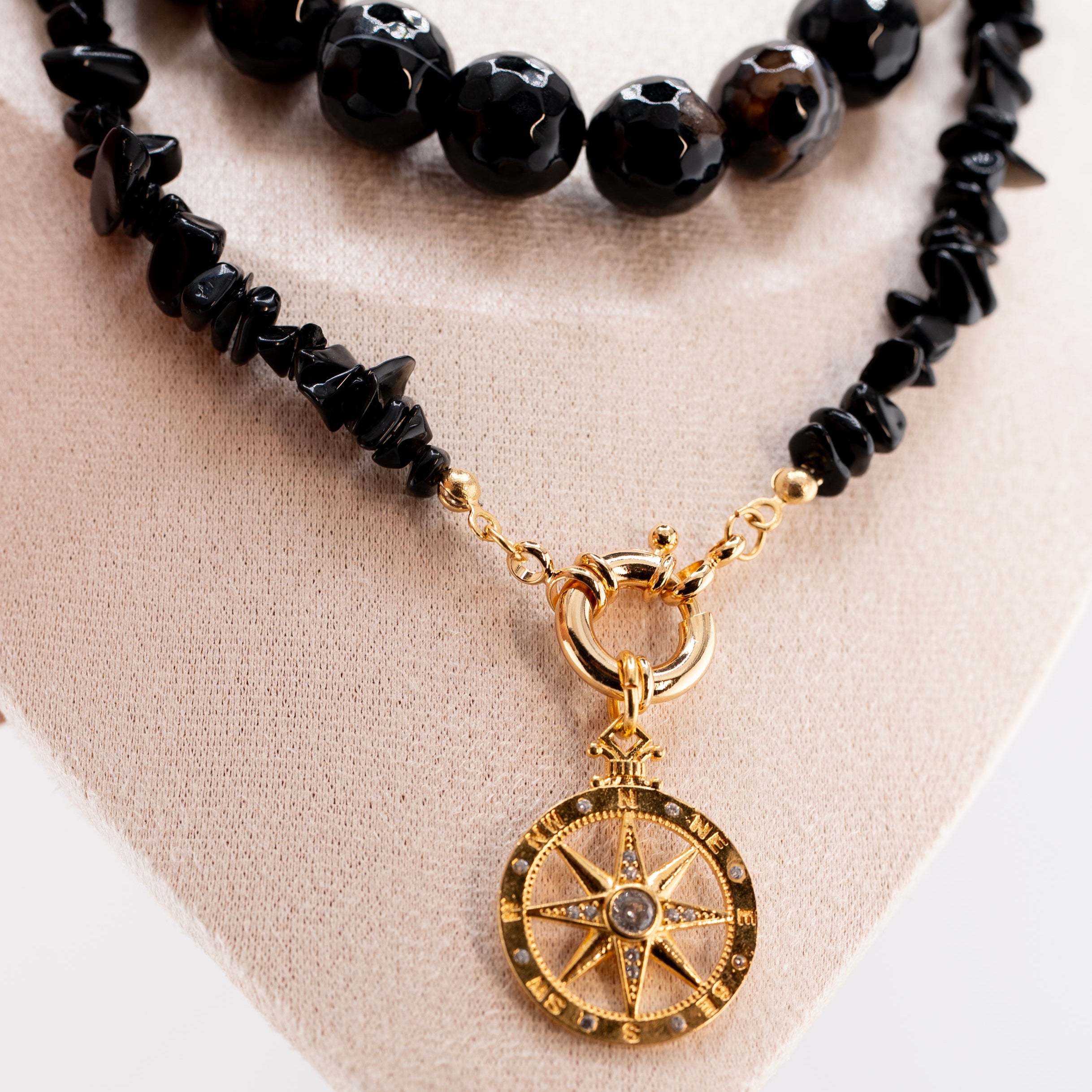 Black Onyx Beaded Necklace with Gold Compass Pendant – Natural Gemstone Statement Necklace for Women – Handmade Layered Crystal Jewelry, Boho Chic, Spiritual Protection Gift