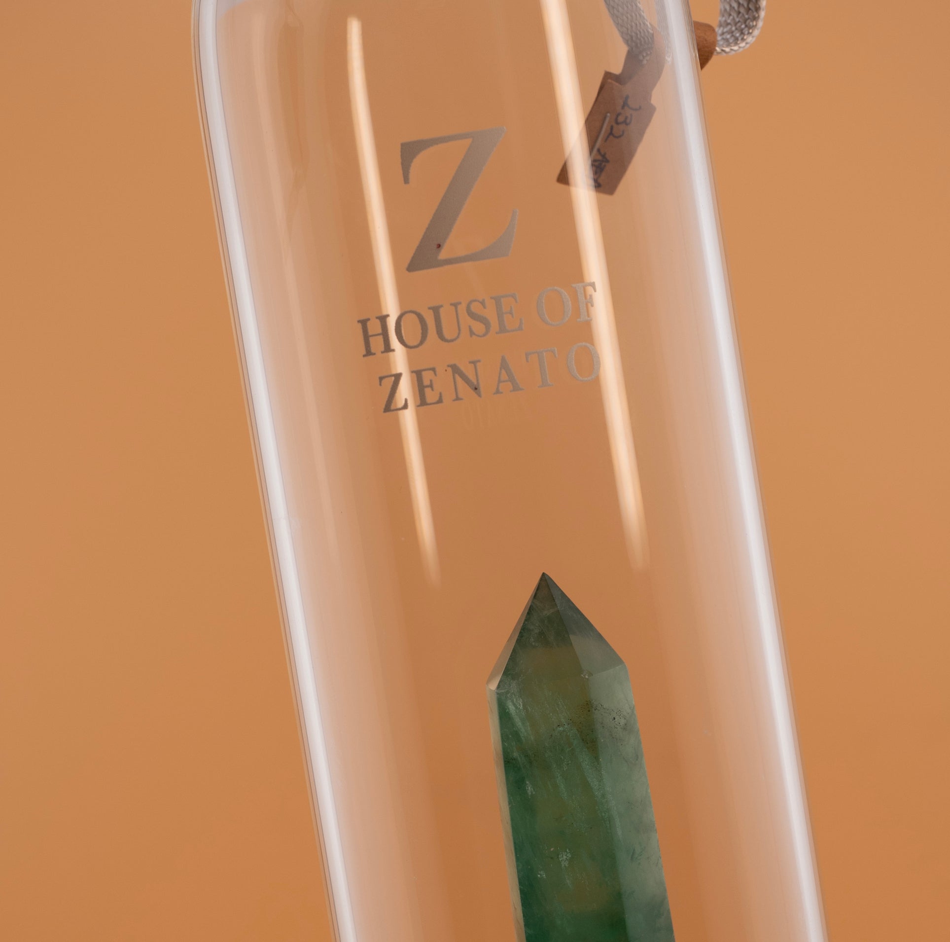 Green Fluorite Crystal Water Bottle – 18oz Borosilicate Glass Gemstone Elixir Bottle with Stainless Steel Lid – Healing Infuser Water Bottle for Clarity & Energy