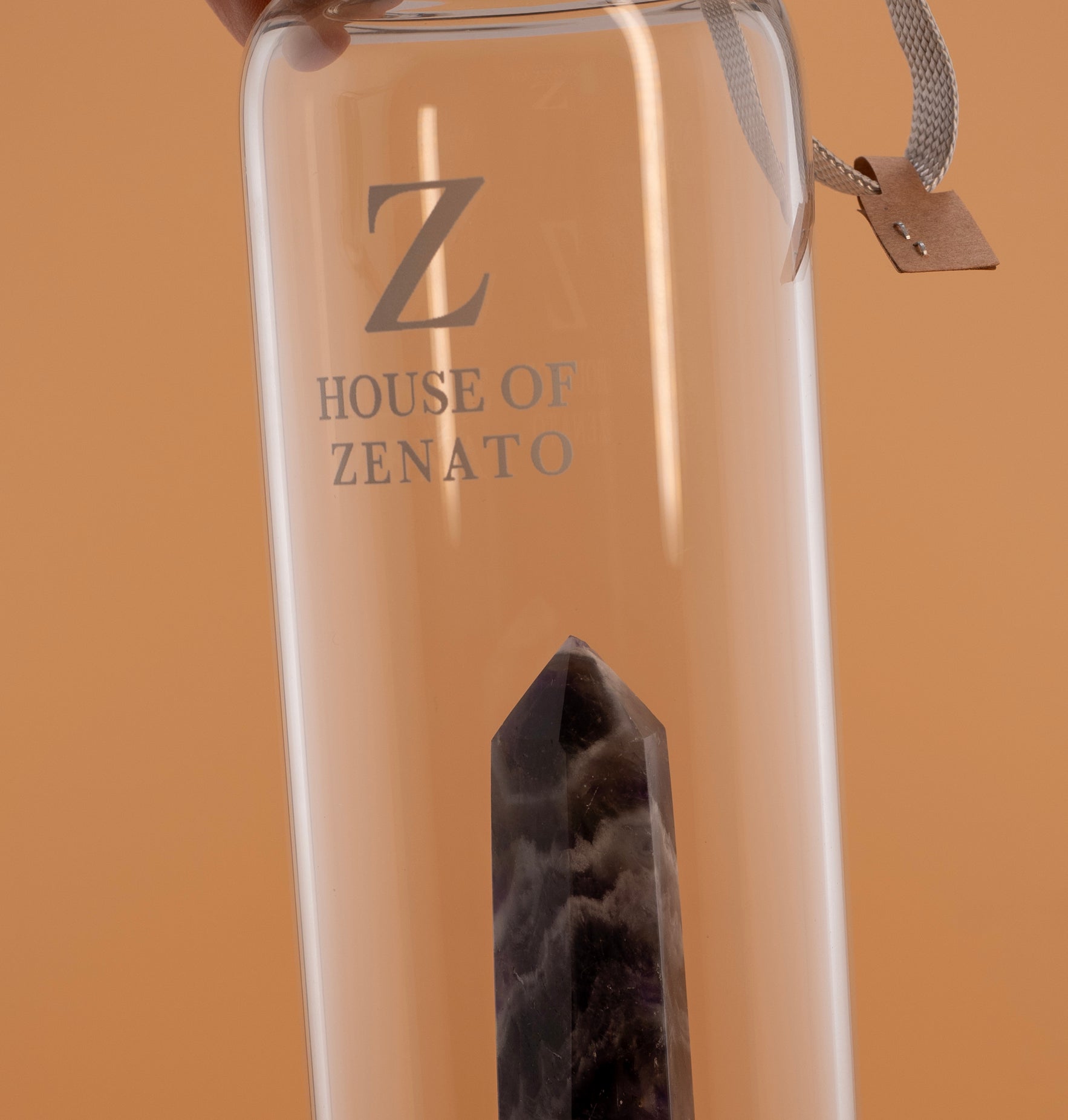Crystal Infuser Water Bottle with Amethyst Point – 18oz Borosilicate Glass Gemstone Elixir Bottle with Stainless Steel Lid – Healing Crystal Bottle for Women & Tea Infuser